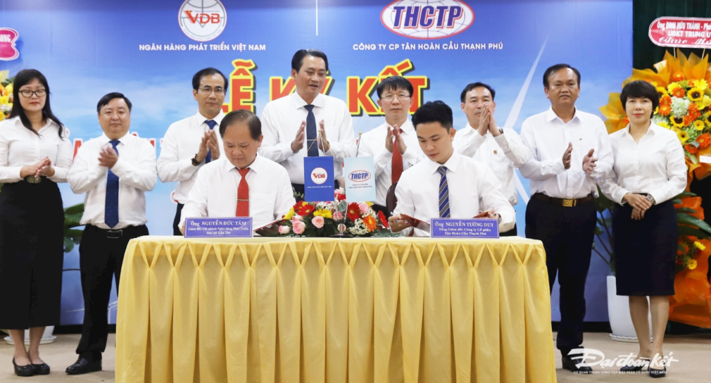 Ảnh đại diện: VDB ký kết hợp tác tài trợ vốn Cty Thạnh Phú Tân Hoàn Cầu JSC